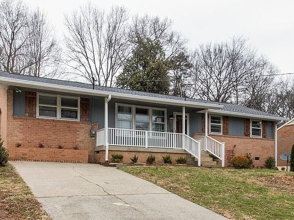 3rd image of 310 Cathy Jo Dr