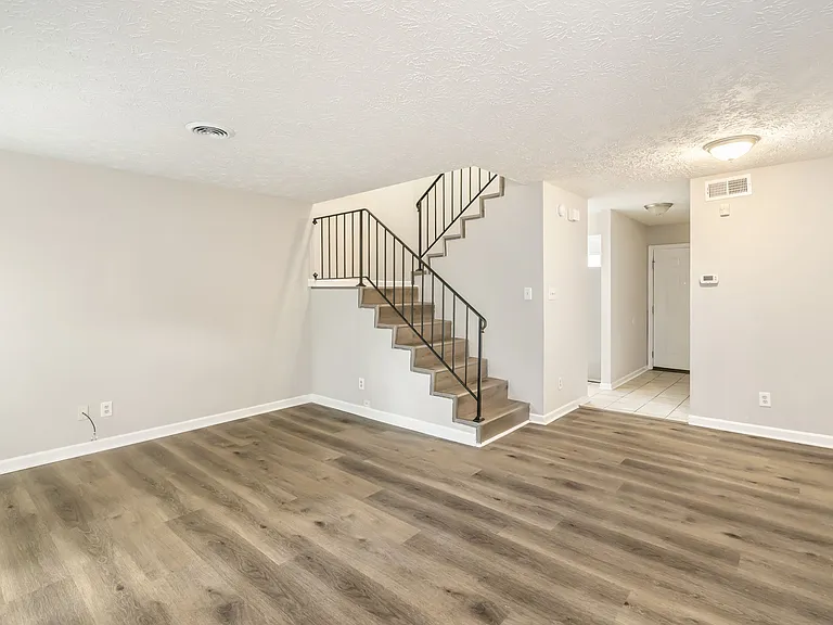 118 Ladbrook Ln #0 — Photo 12