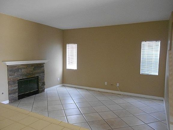 3rd image of 44829 Trotsdale Dr