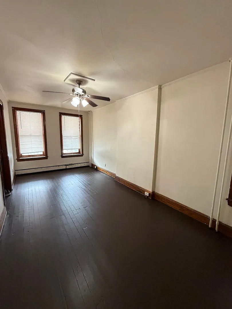 741 W Princess St — Photo 3