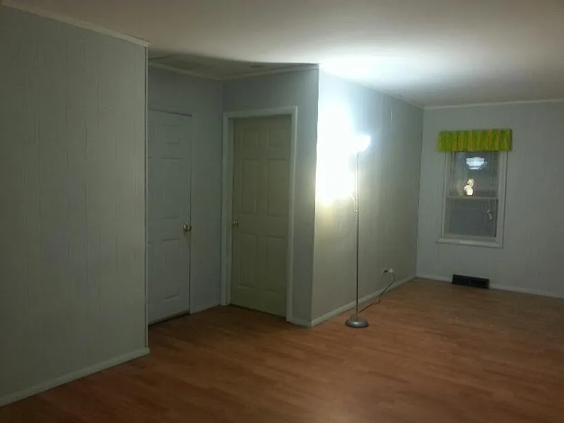 3 bed, 1.5 bath, 1008 sqft, $1,750 — Photo 2