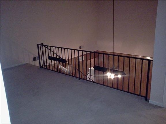 4th image of 1774 Glenview Ave