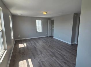 12 Edgeworth St APT 4, Worcester, MA 01605