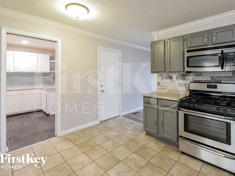 958 Sheffield Dr — Photo 7