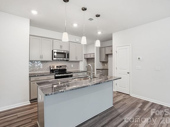 5th image of 5835 Tuckaseegee Rd #9