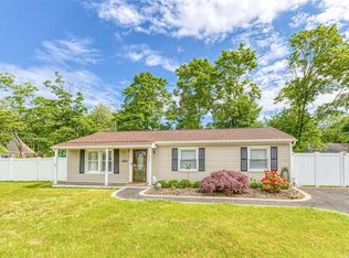 230 Frowein Rd, Center Moriches, NY 11934