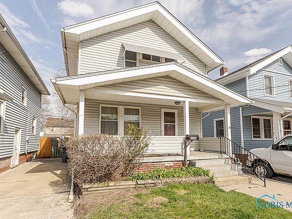2nd image of 3940 Leybourn Ave