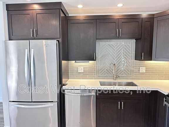 4th image of 4215 Haines St