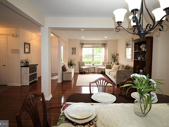 5th image of 199 Gleneagles Ct