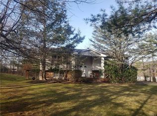 9 Carefree Ln, Suffern, NY 10901