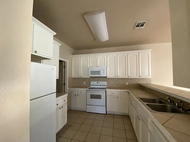143 Chapel Hill Cir — Photo 6