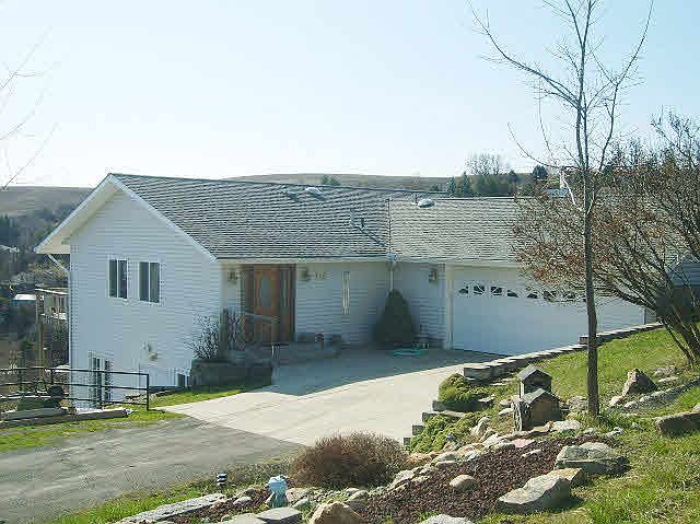 1st image of 715 W Scenicview Dr