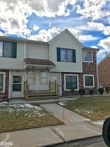17424 Utica Oaks Ln photo 1