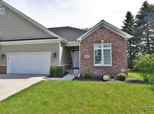 1095 1st St, Batavia, IL 60510