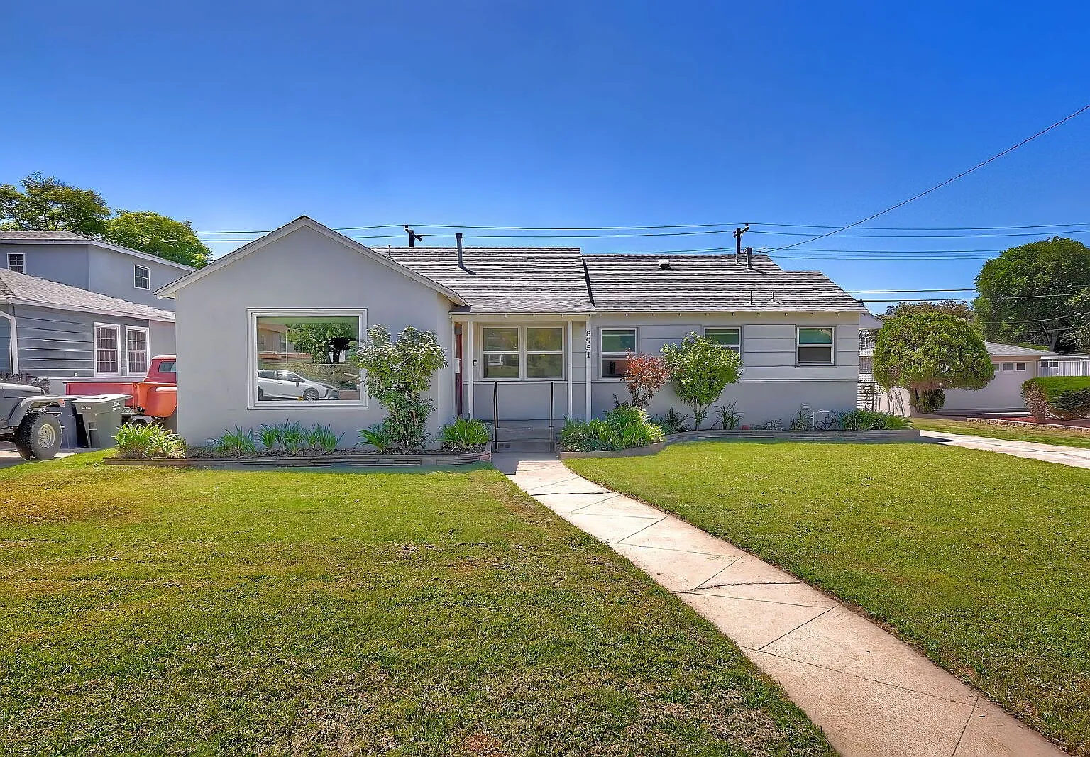 3 bed, 2.0 bath, 1215 sqft, $4,500 — Photo 1