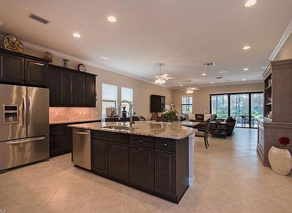 Fabulous Open Kitchen with upgraded single level island!