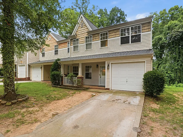 345 Doughton Ln — Photo 3