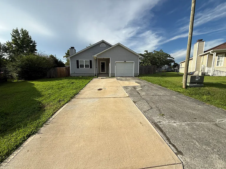 260 Pollard Dr — Photo 2