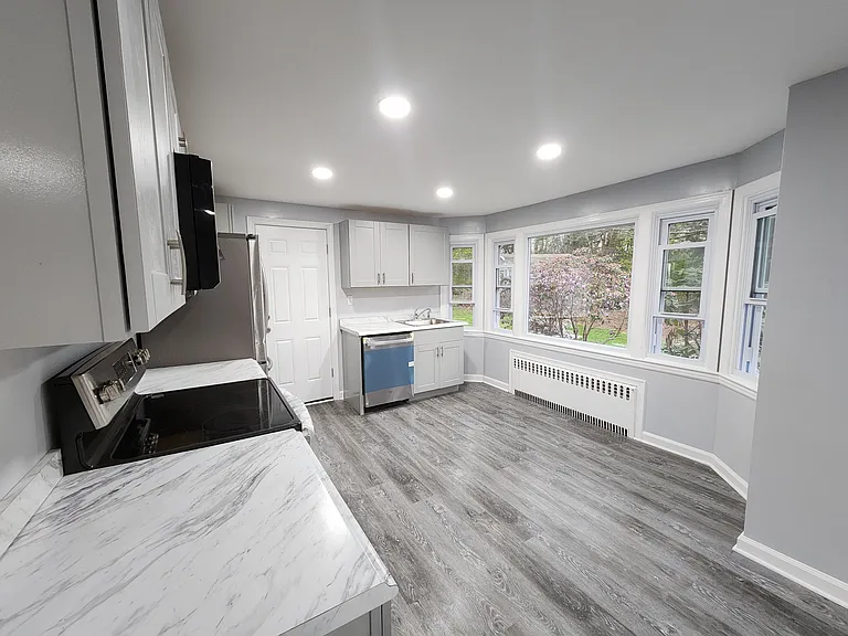 1751 S Main St — Photo 21