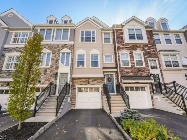 53 Devonshire Dr, Clifton City, NJ 07013