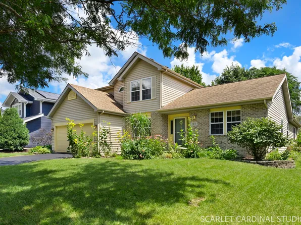 127 Forestview Ln, Aurora, IL 60502