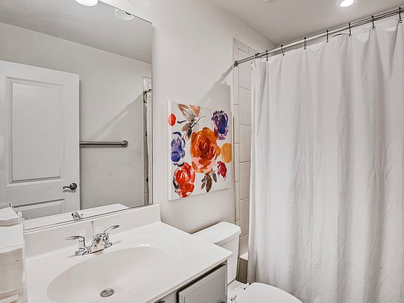5th image of 142 Albany Pl