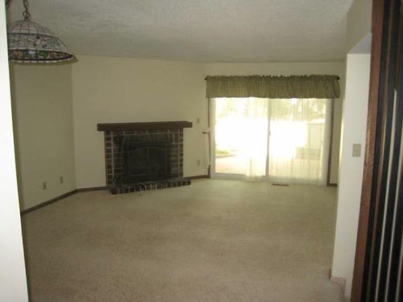 Living Room & Fireplace
