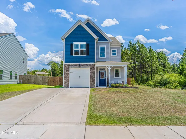 59 Walkabout Dr, Aberdeen, NC 28315