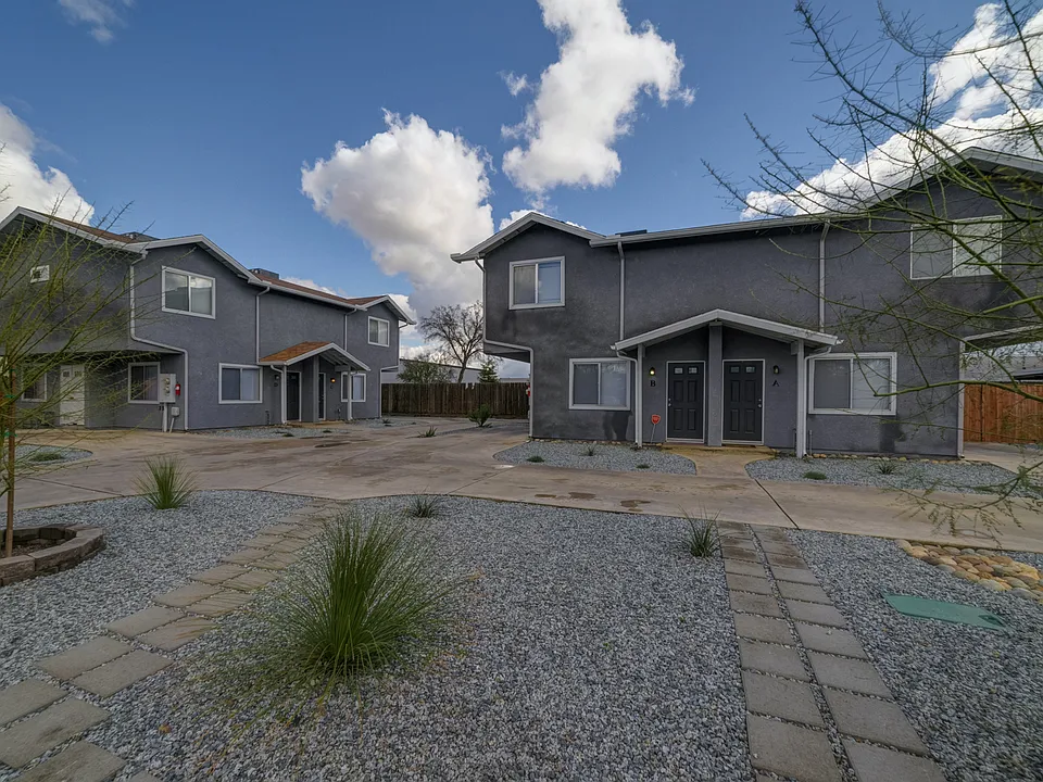4414 W Myrtle Ave #C