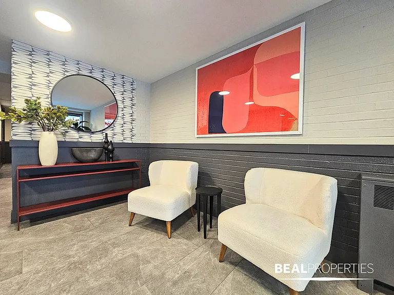 555 W Stratford Place — Photo 6