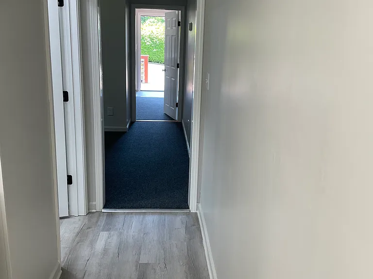 201 Carver St — Photo 3