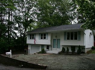 12 Vinton St, Johnston, RI 02919
