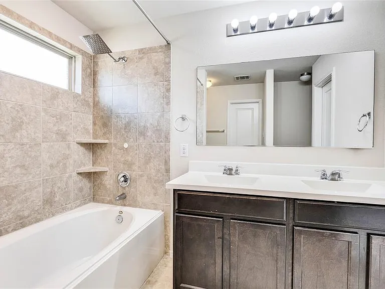 324 Circle Way — Photo 9