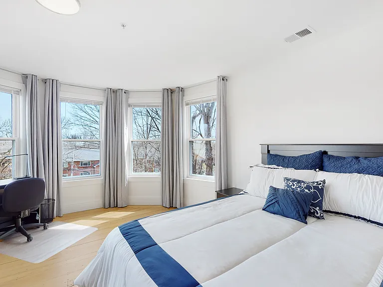 659 South St #2 — Photo 4