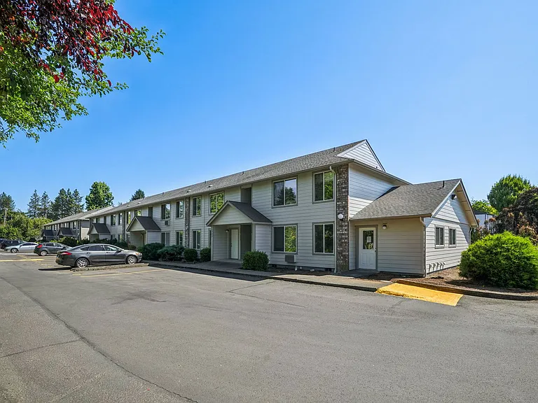 Madras Apartments — Photo 8