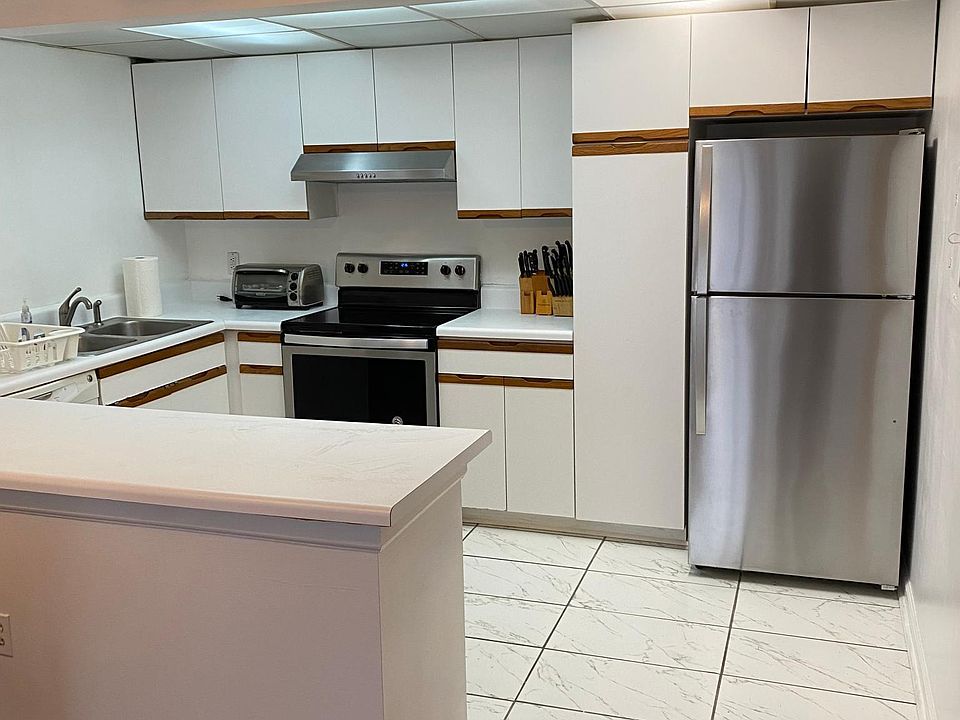1st image of 2749 Sullins St #1