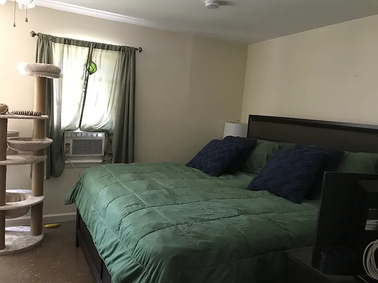 129 Falls Rd E #3 — Photo 6