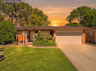26826 Palomino Ave, Warren, MI 48089