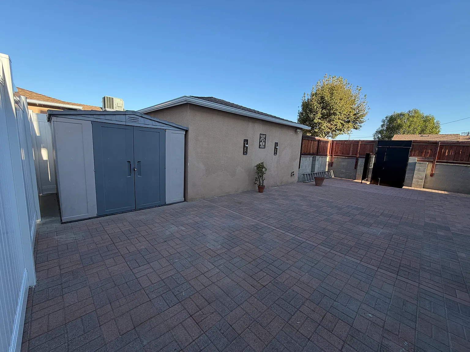 3 bed, 1250 sqft, $4,295 — Photo 3