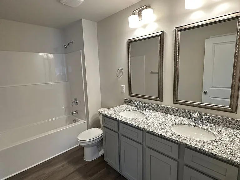 331 S Lake Ct — Photo 14