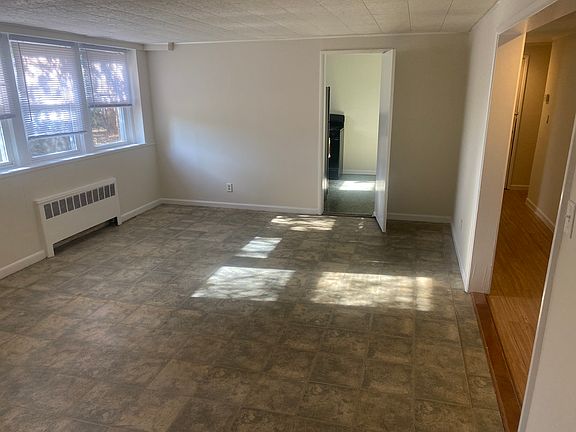 3rd image of 475 W Chester St #2