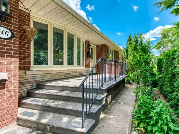 1607 Ewald Rd, Mississauga, ON L5G 4C4