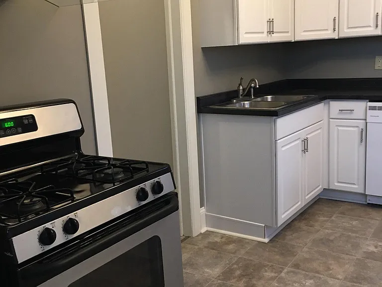 2129 James Ave N #1 — Photo 8