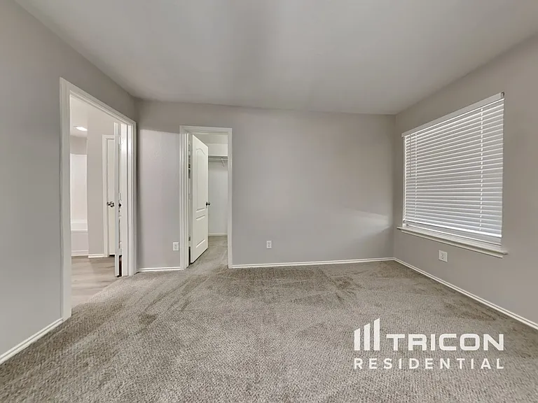 10611 Terrace Gln — Photo 7