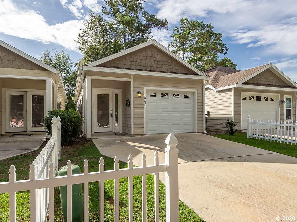 1st image of 10857 NW 65th Way