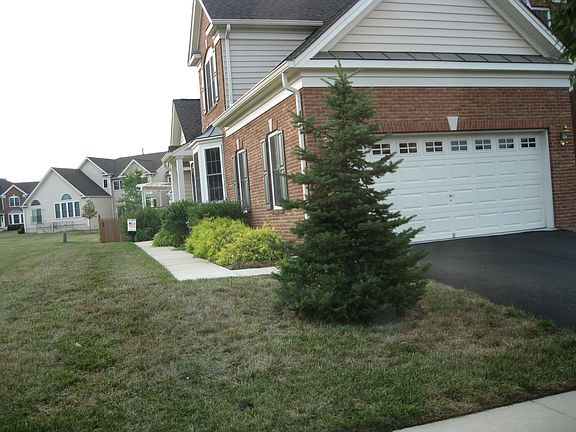 2nd image of 5712 Amelia Springs Cir