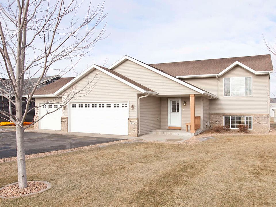 1st image of 305 Iris Ln E