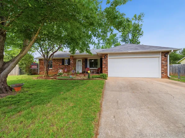 707 W 46th Pl, Sand Springs, OK 74063