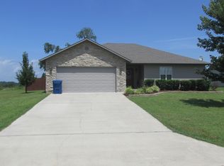111 Hemlock Ct, Hollister, MO 65672