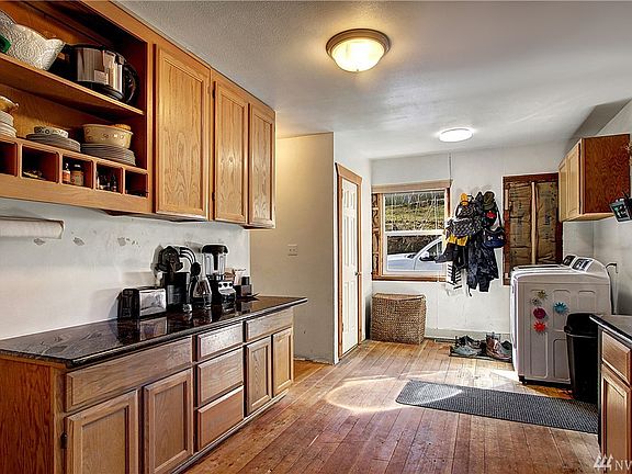 2nd image of 726 99th Ave SE